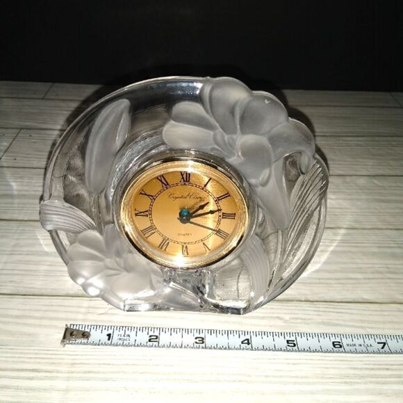 Vintage Hand Crafted Crystal Clear Studios Frosted Quartz Clock Mantel Table Top - Picture 9 of 11